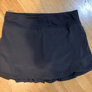Lululemon Circuit Setter Pleated Skirt in Black